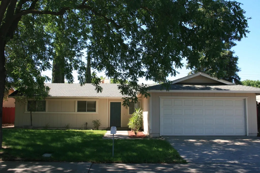 2308 Southridge Dr Front