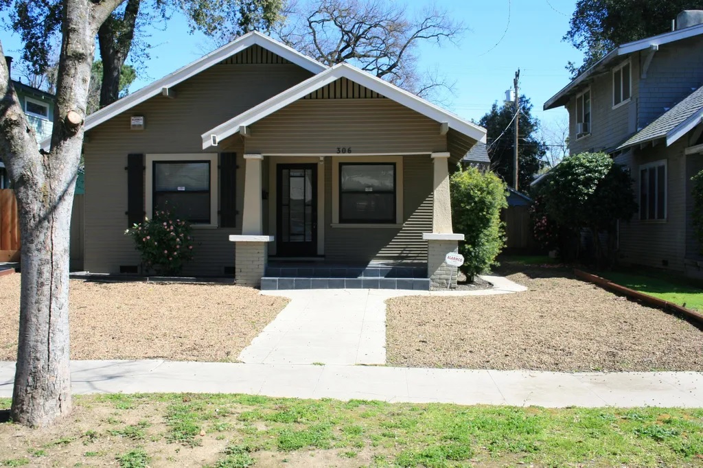 306 Hackberry Ave Front 306 Hackberry Ave Front