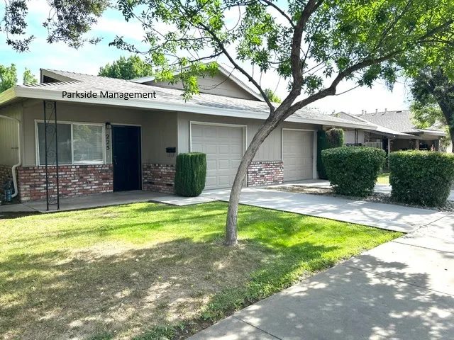225 E Rumble Rd Front